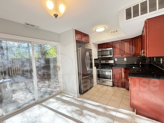 Building Photo - 1216 Westview Terrace