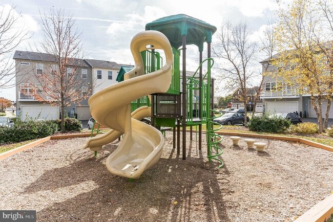 Building Photo - 25621 Pleasant Valley Rd