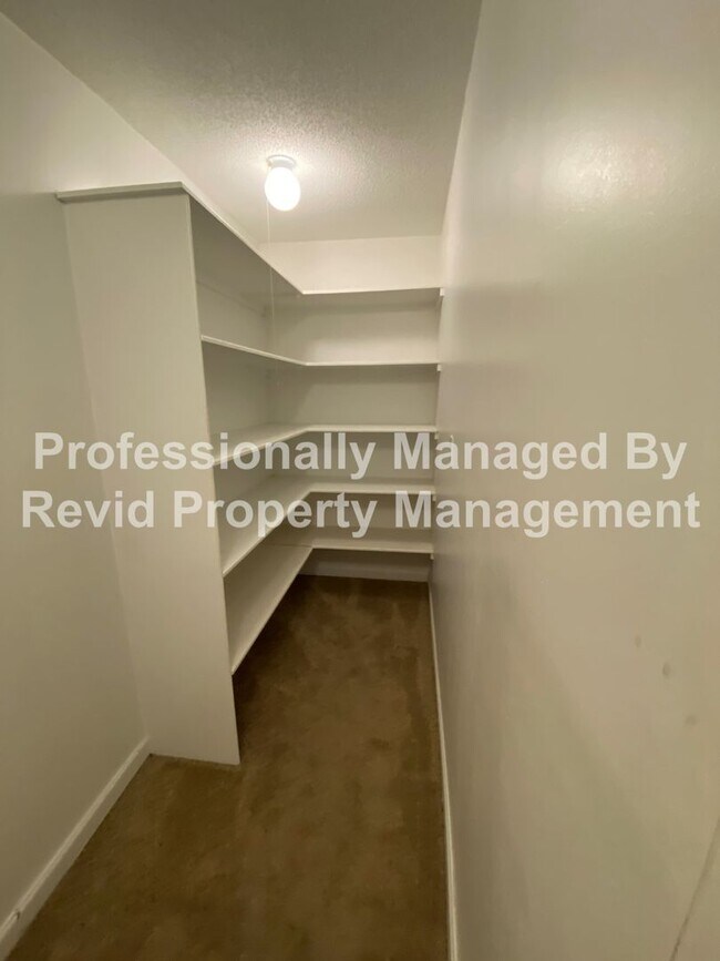 Building Photo - 36 N Auburndale St
