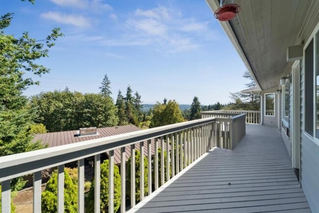 Building Photo - 3 bedroom in Lake Forest Park WA 98155