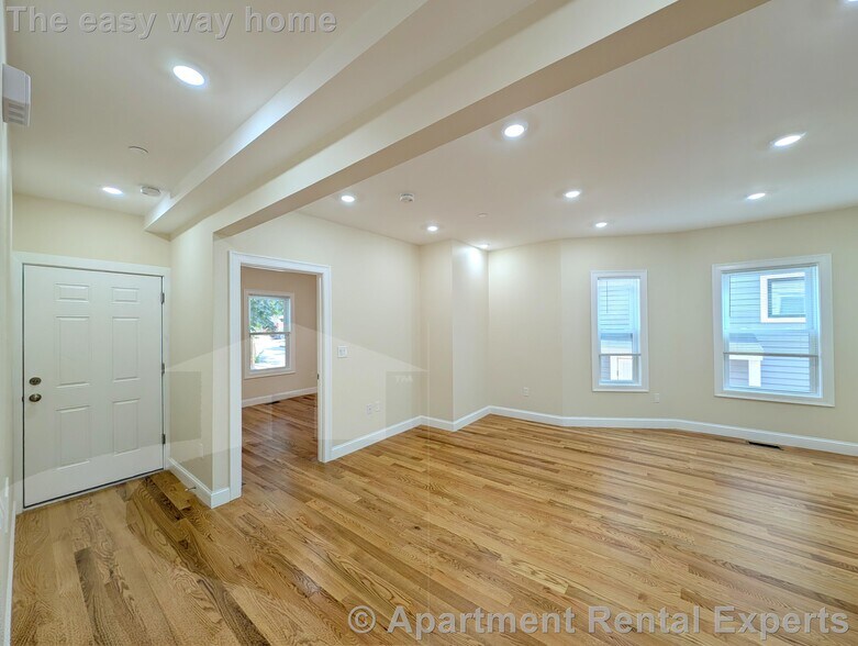 Building Photo - 22 Holyoke Rd