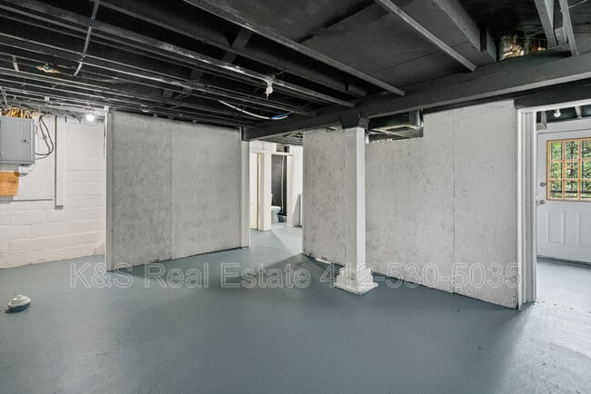 Building Photo - 5034 Ampere St