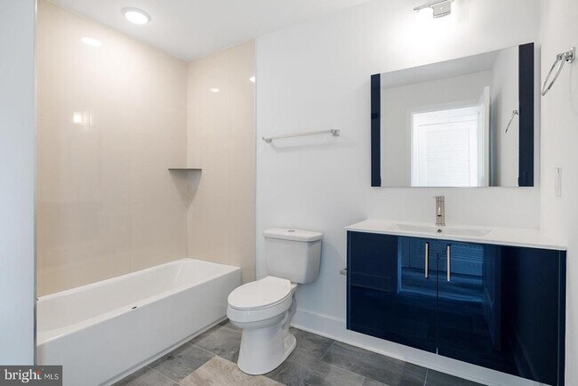 Building Photo - 2032 E Susquehanna Ave