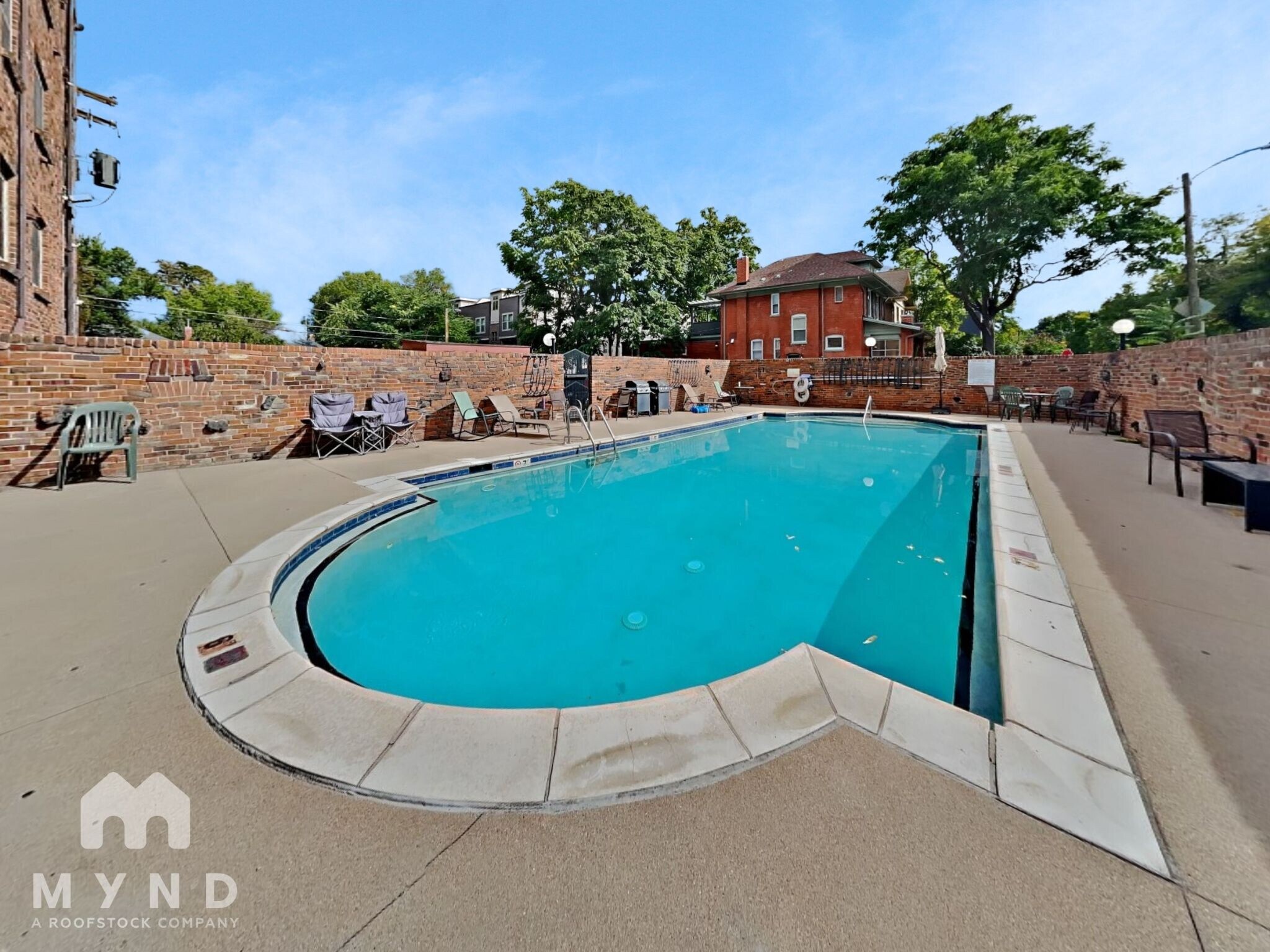 Building Photo - 1366 Garfield St