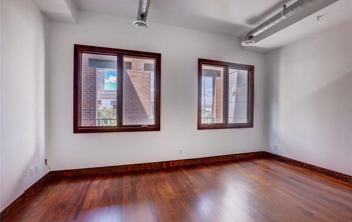 Building Photo - 2101 Larimer St