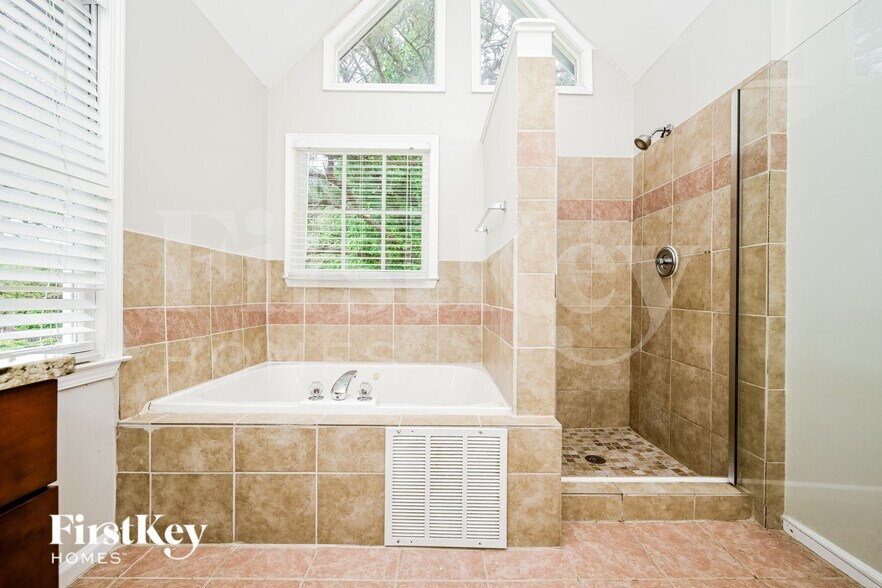 Building Photo - 55 Cinnamon Fern Cir