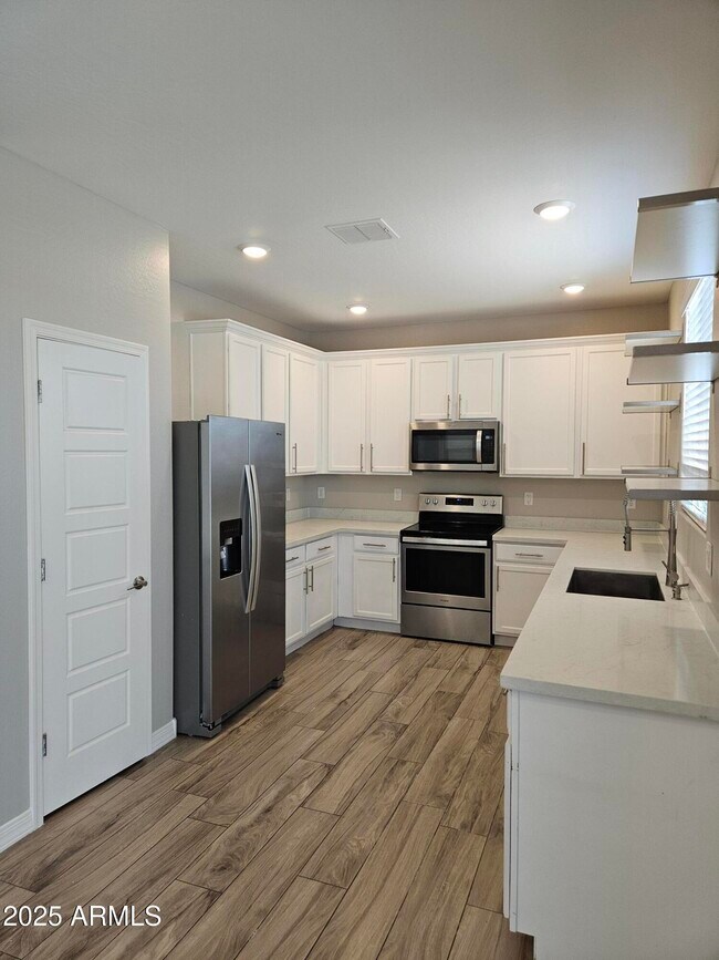 Building Photo - 40537 W Helen Ct