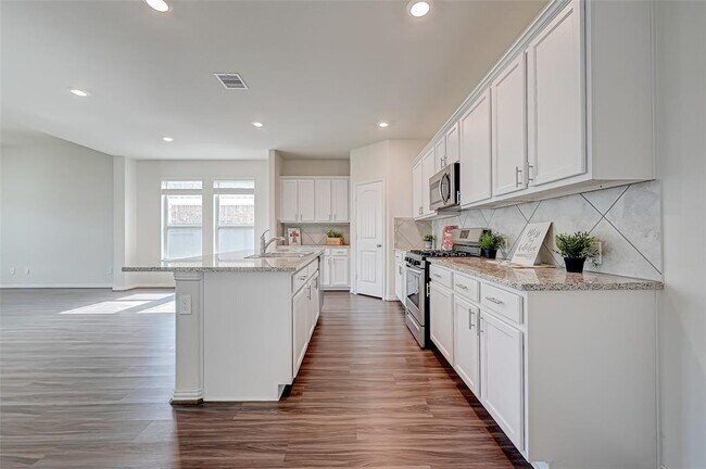 Building Photo - 30822 Lake Spur Mnr
