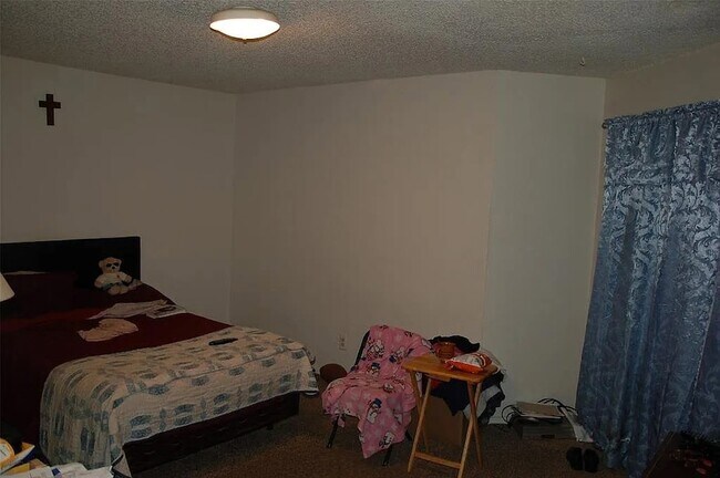 Building Photo - 9815 Walnut St