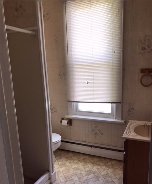 Bathroom - 629 Herman Ave