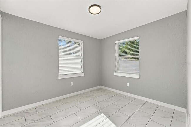 Building Photo - 4684 16th Ave S