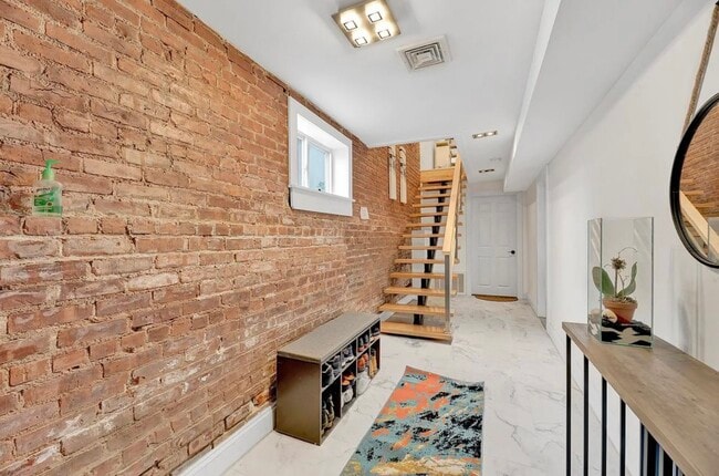 Building Photo - 2552 Morgan Ave