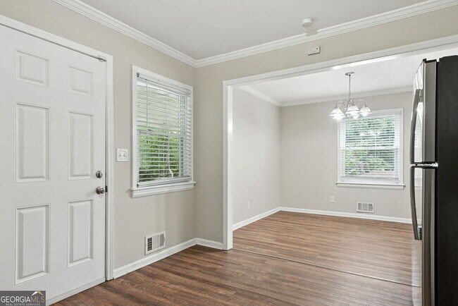 Building Photo - 2493 Miriam Ln