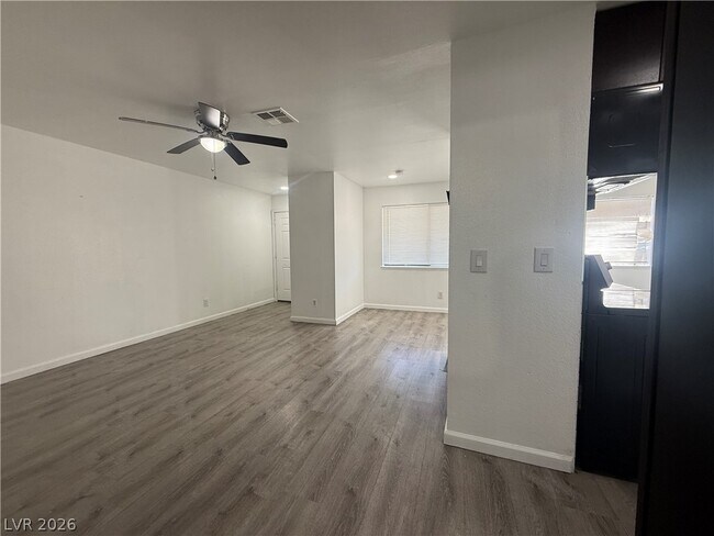 Building Photo - 6208 Ilanos Ln