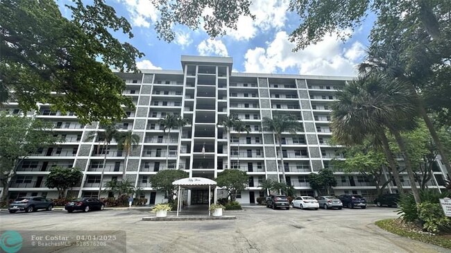 Building Photo - 2900 N Course Dr