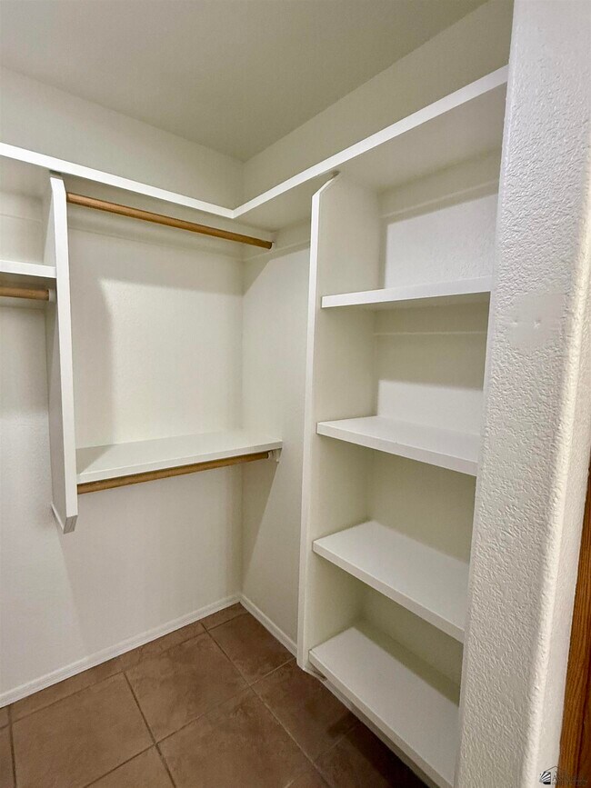 Building Photo - 3108 S Ragen Dr