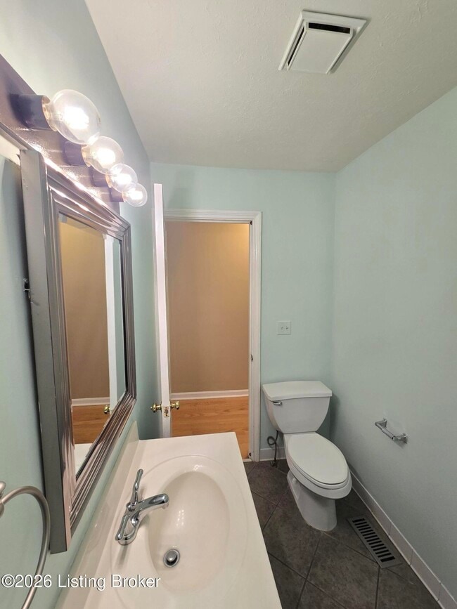 Building Photo - 2405 Blankenbaker Rd