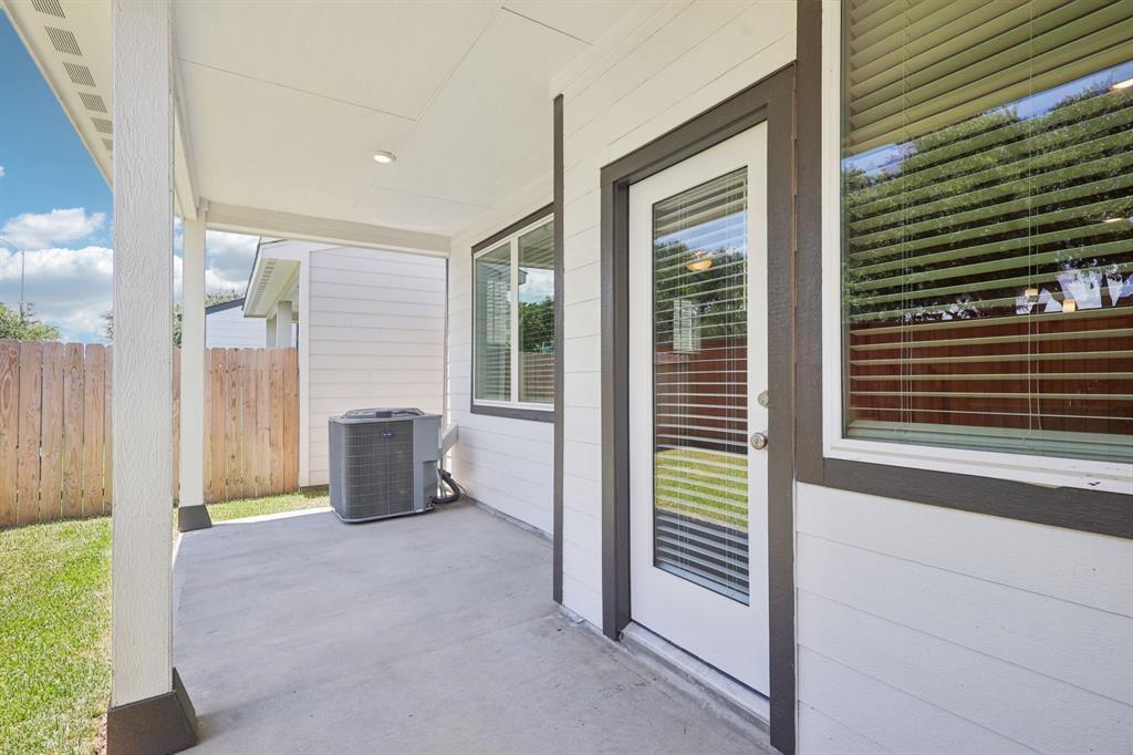 Building Photo - 17127 White Acer Way