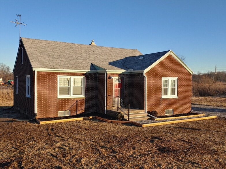 Building Photo - 5647 Hoover St