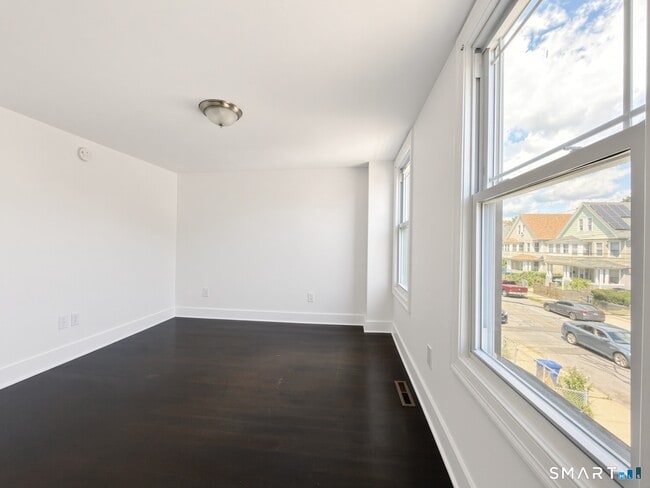 Building Photo - 451 Hollister Ave
