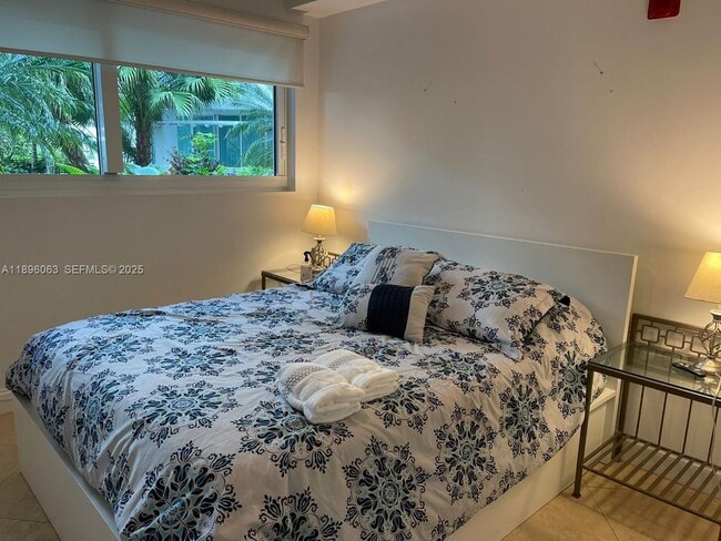 Building Photo - 6580 Indian Creek Dr