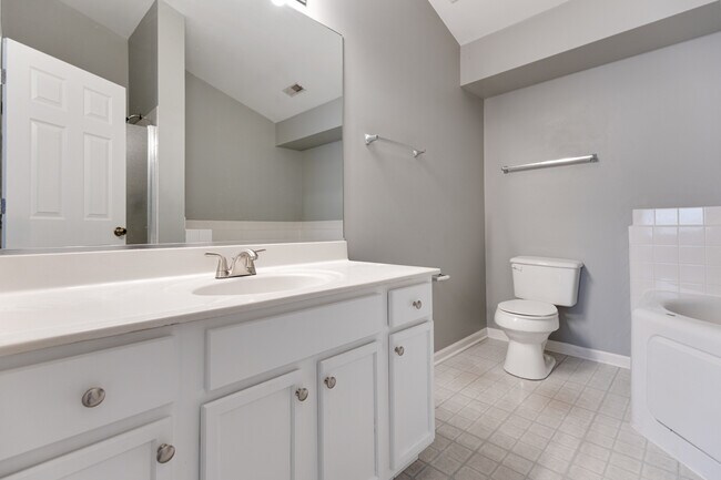 Building Photo - 2211 Waterleaf Ct