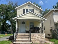 Building Photo - 1625 Sewall Ave