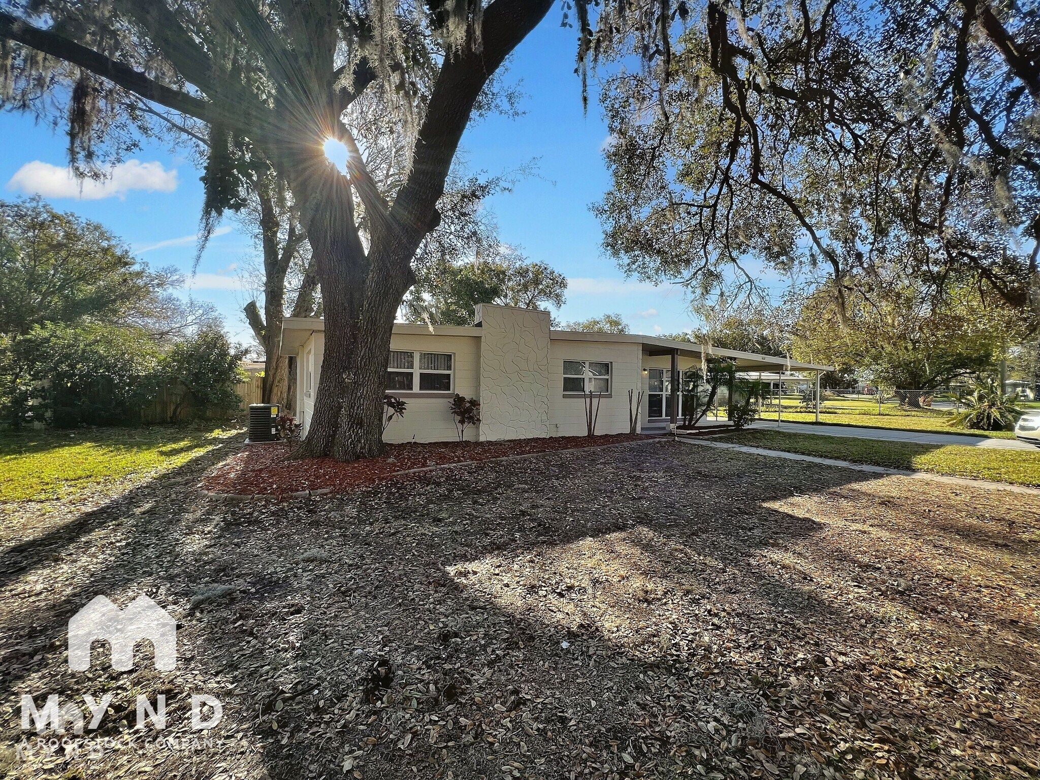 Building Photo - 1602 Simmons Pl