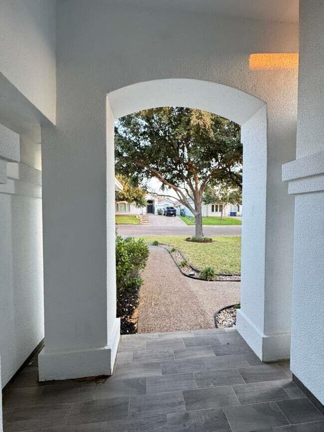 Building Photo - 2064 Lima Loop