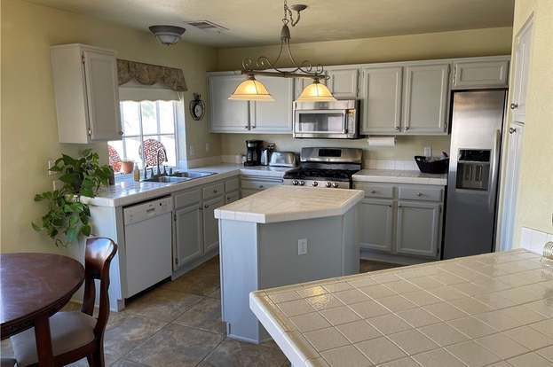 Building Photo - 415 Opal Dr