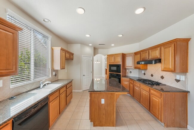 Building Photo - 1022 Prosperity Dr
