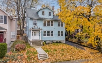 Building Photo - 160 Academy St