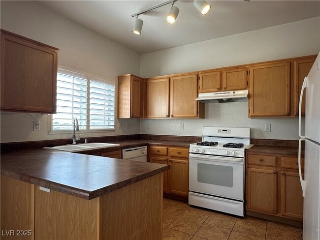 Building Photo - 3805 Ormond Beach St