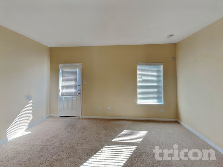 Building Photo - 2055 Sweet Lilac Dr