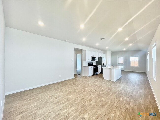 Building Photo - 245 New Albany Ln