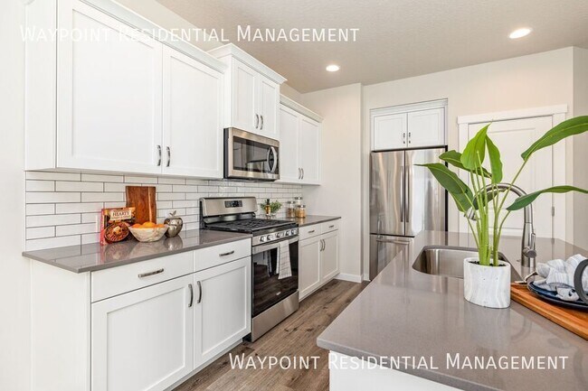 Building Photo - 5316 S Redeken Pl