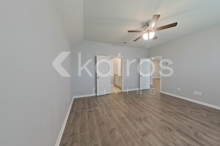 Building Photo - 410 Mango Dr