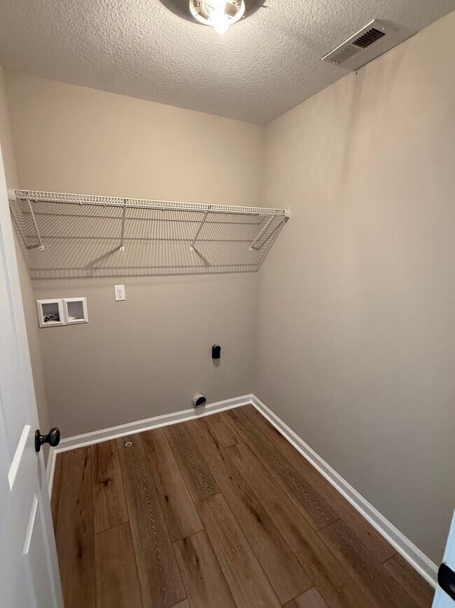 Building Photo - Beautiful Home in West Knoxville