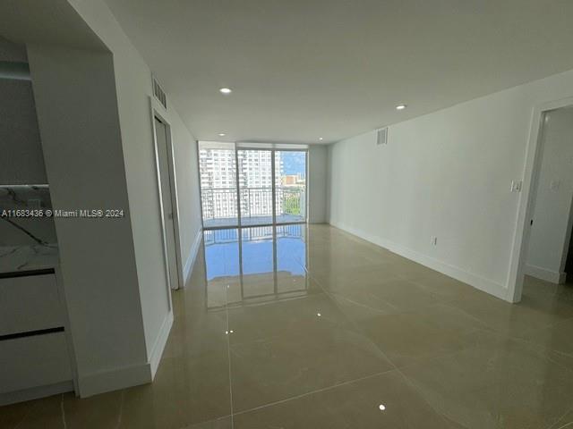 Building Photo - 18071 Biscayne Blvd