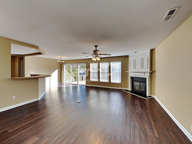 Building Photo - 5102 Wetlands Dr