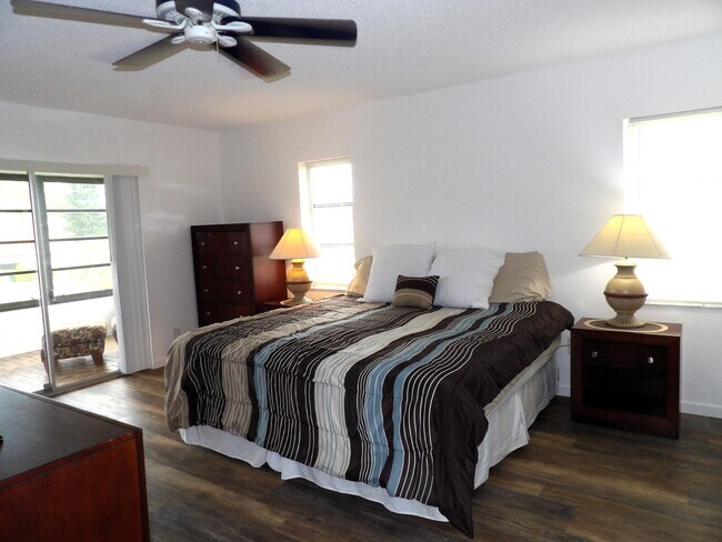 Building Photo - 13283 Pineapple Palm Ct