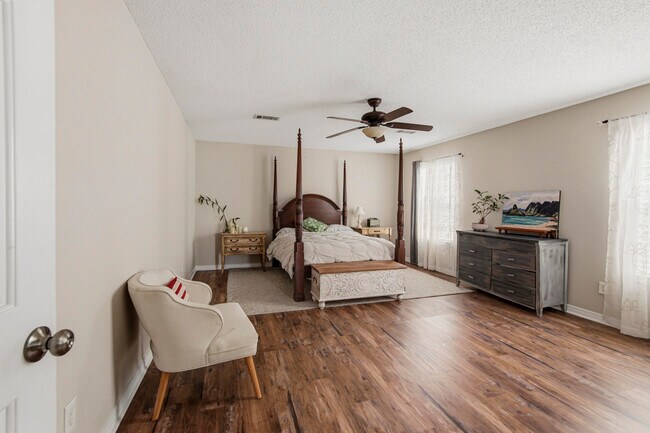 Building Photo - 855 Mande Ct