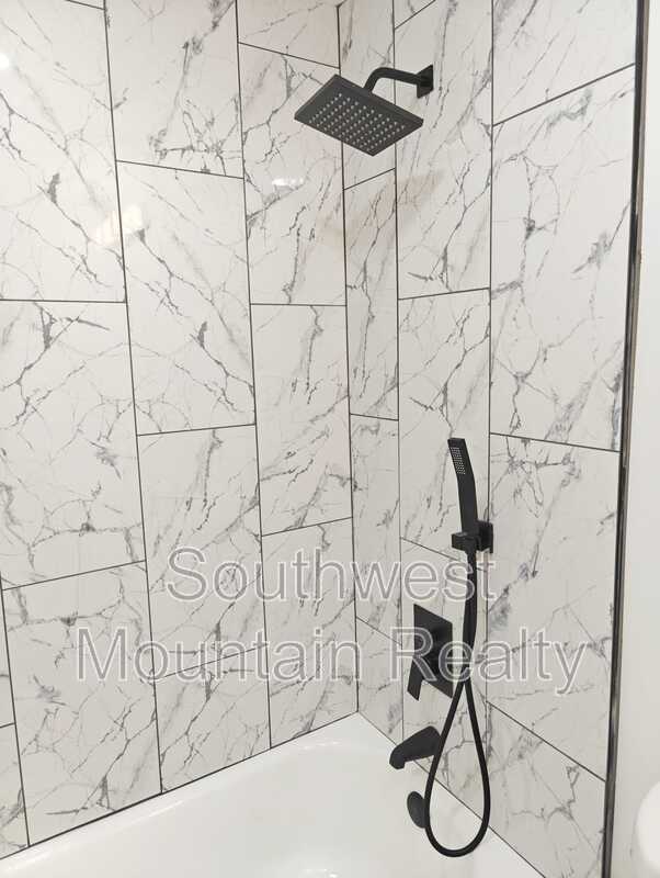 Building Photo - 7412 N 62nd Ave