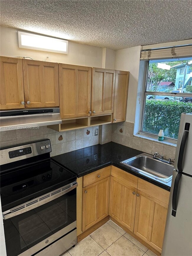 Building Photo - 1801 S Treasure Dr