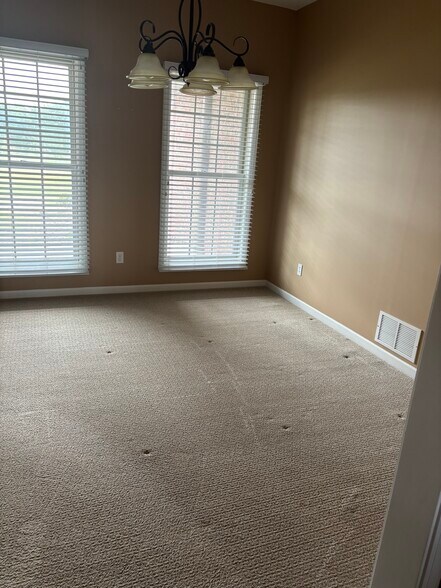 Jack/jill bedroom #1 - 5225 E Dee Woods Rd