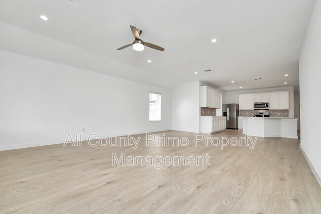 Building Photo - 29935 Gallatin River Ln