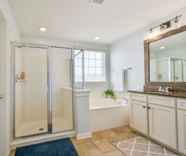 Building Photo - 430 Spectrum Rd