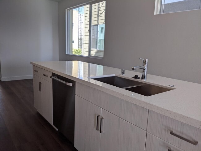 Building Photo - 193 Uptown Cir