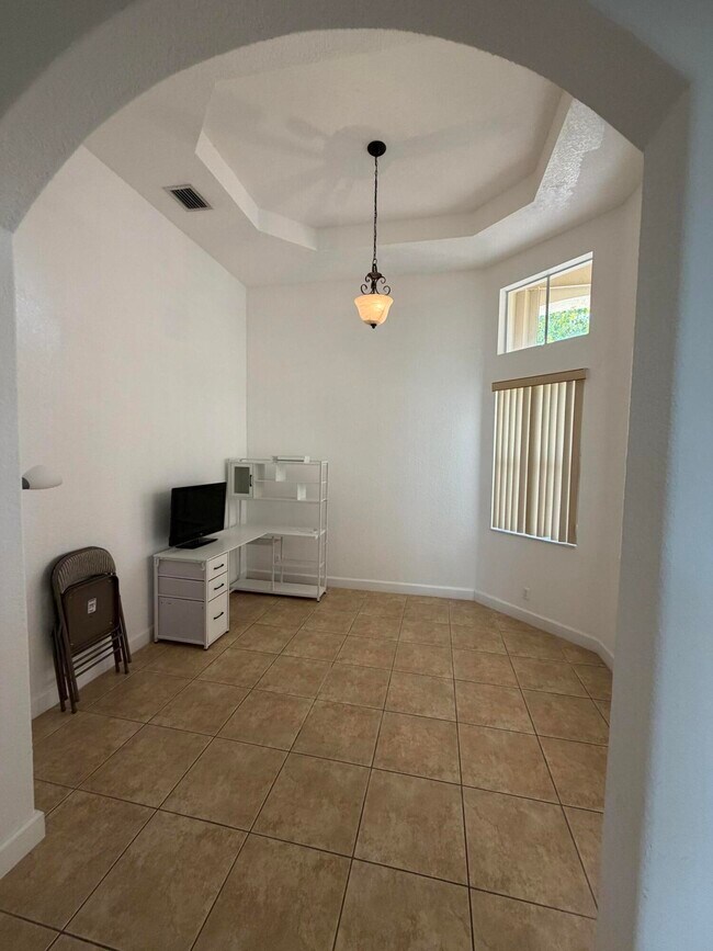 Building Photo - 10440 Cypress Lakes Preserve Dr