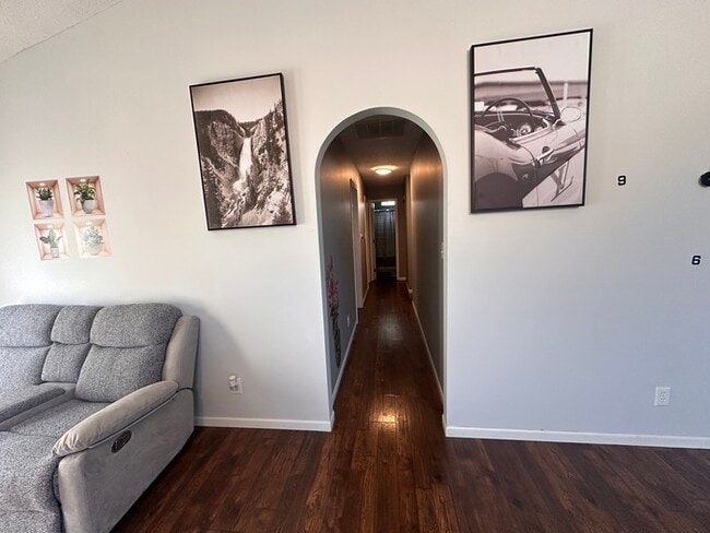 Building Photo - Glendora